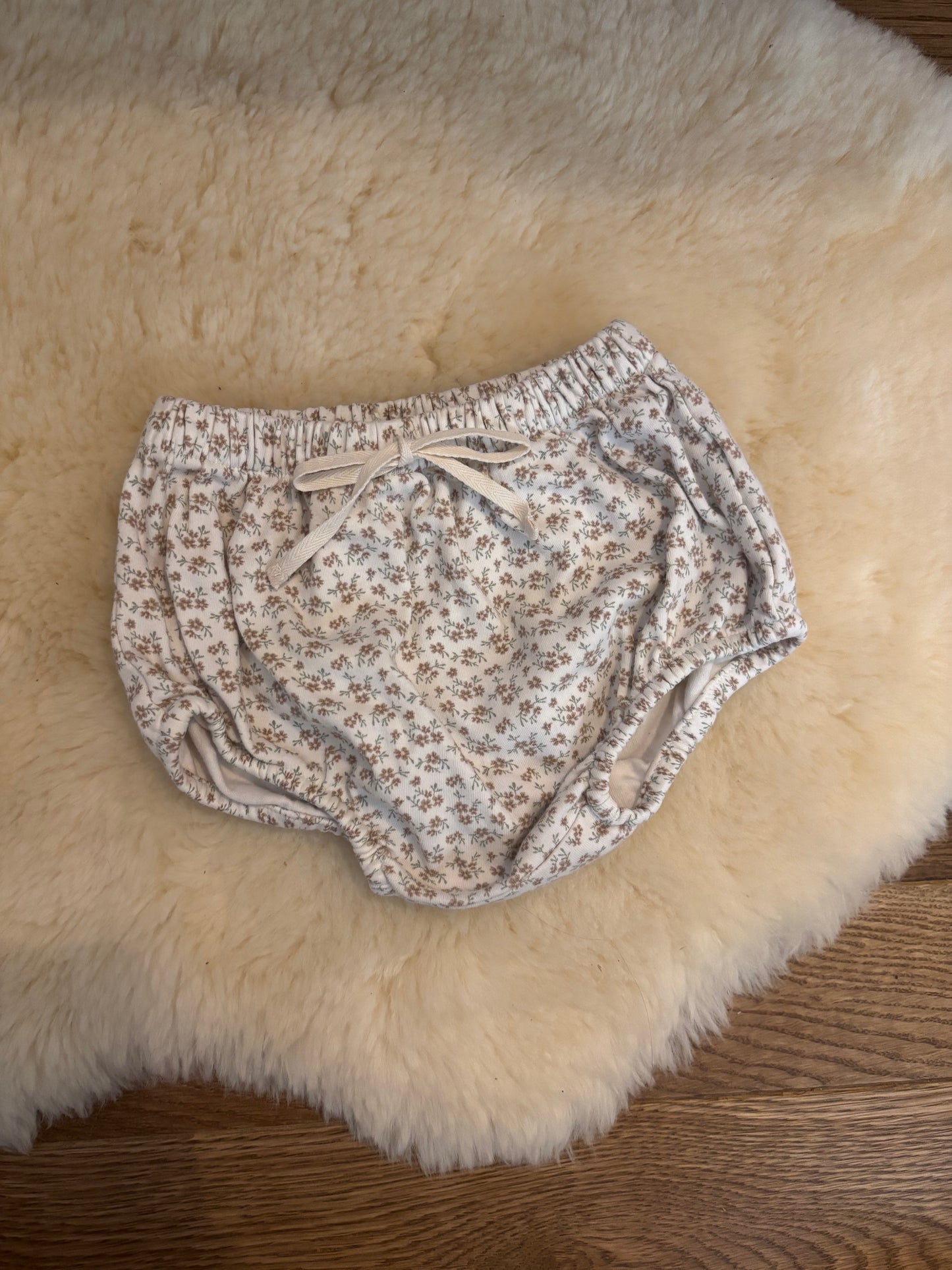 Jamie Kay bloomers