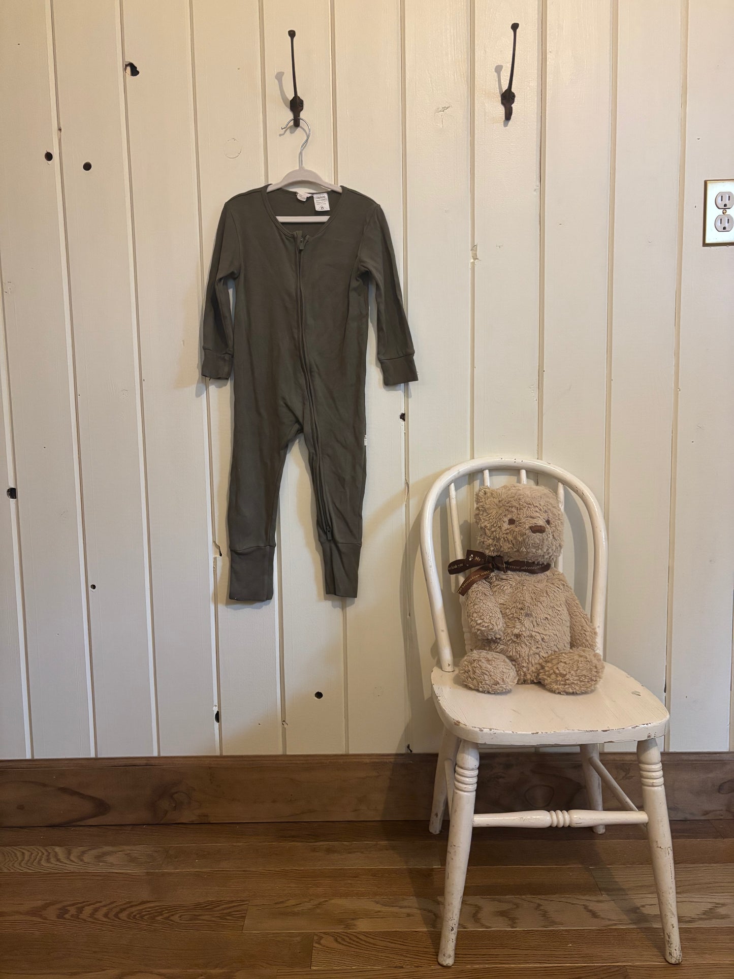 Dark olive sleeper